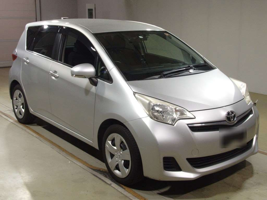 2011 Toyota Ractis NSP120[2]