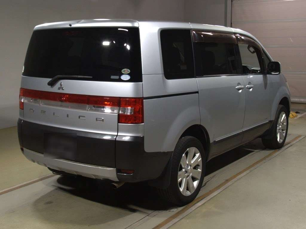 2009 Mitsubishi Delica D5 CV5W[1]