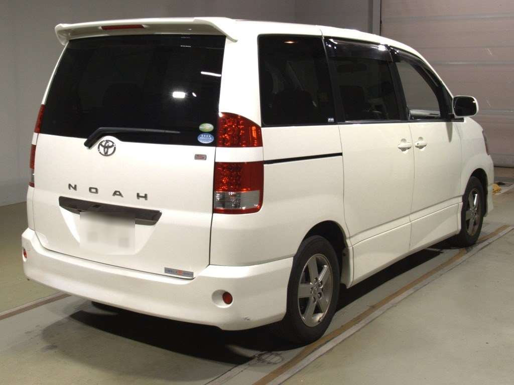 2006 Toyota Noah AZR60G[1]