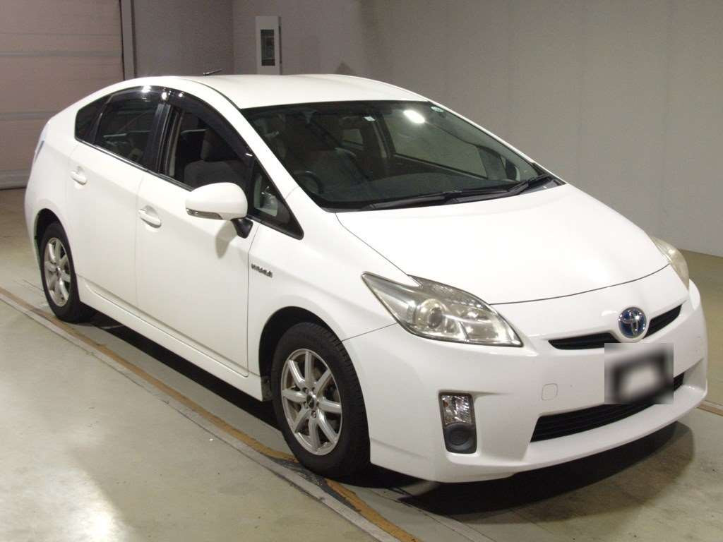 2011 Toyota Prius ZVW30[2]