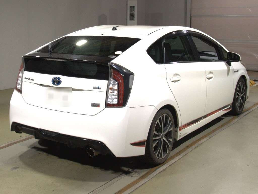 2014 Toyota Prius ZVW30[1]