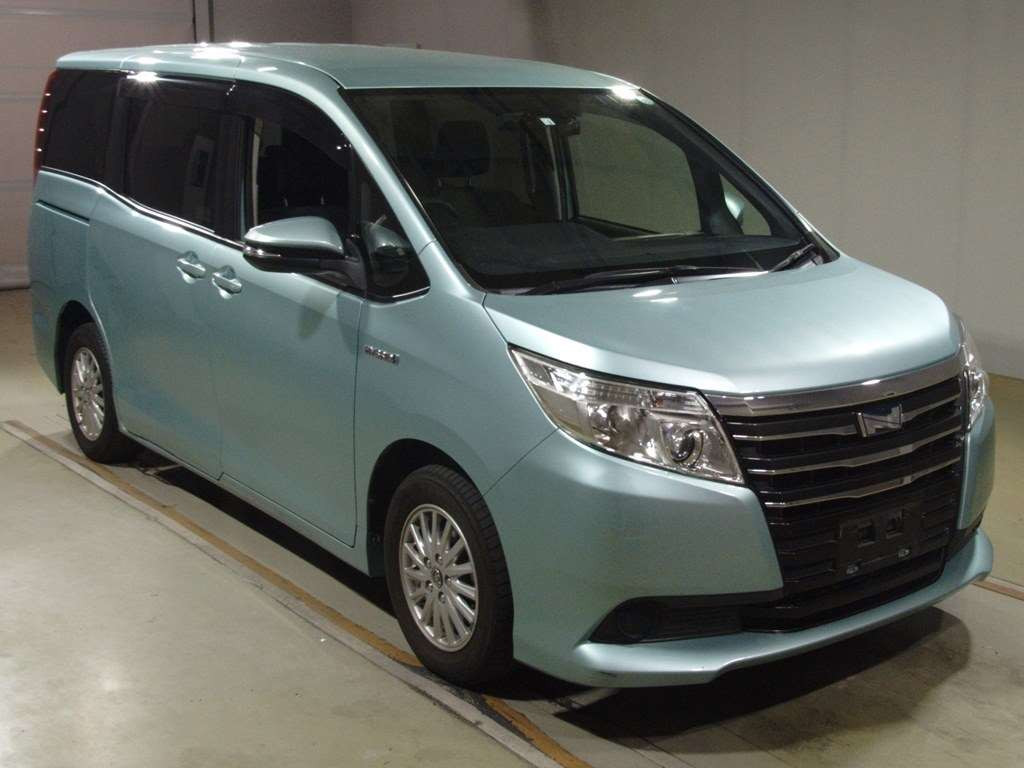 2014 Toyota Noah ZWR80G[2]