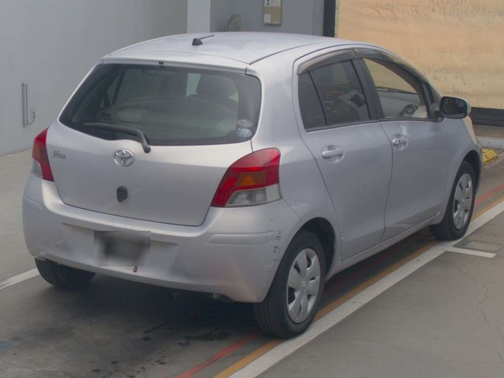 2008 Toyota Vitz SCP90[1]