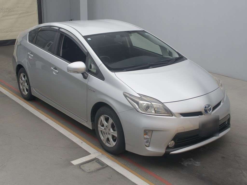 2013 Toyota Prius ZVW30[2]