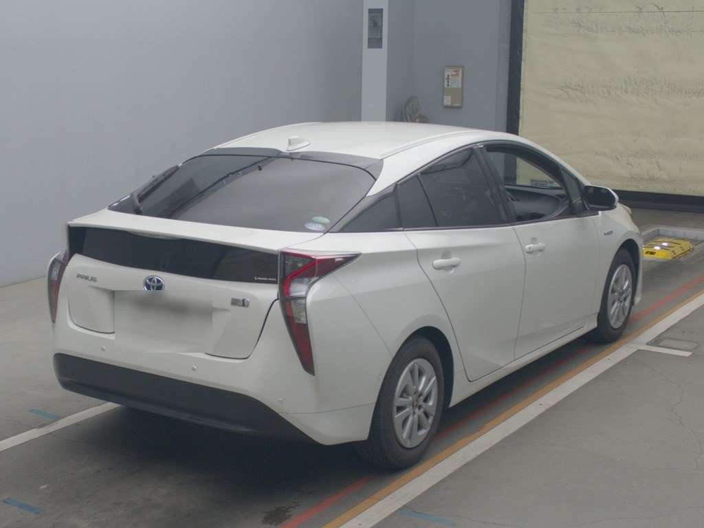 2018 Toyota Prius ZVW50[1]