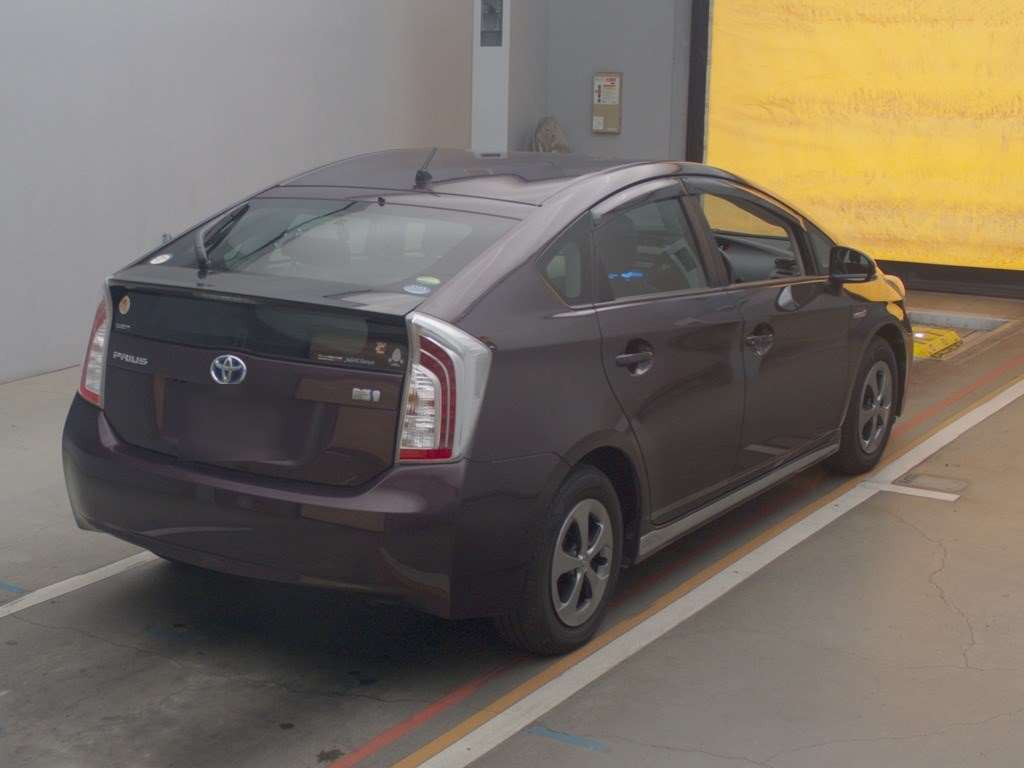 2013 Toyota Prius ZVW30[1]