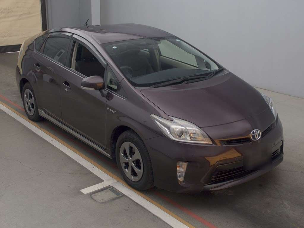 2013 Toyota Prius ZVW30[2]