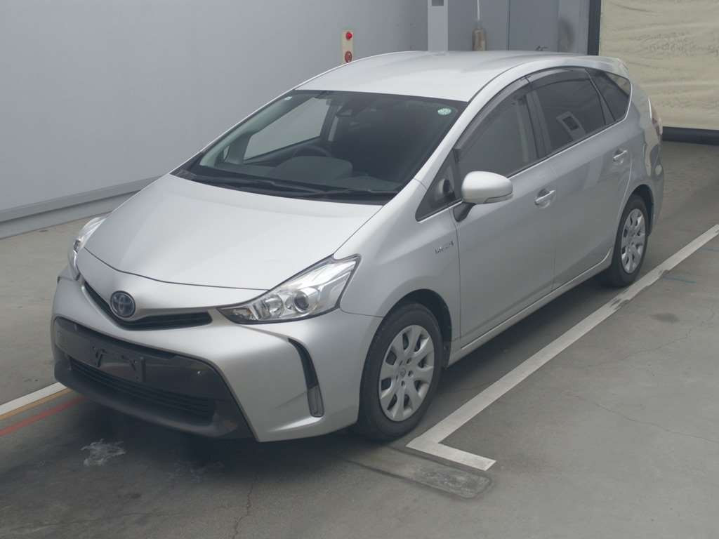 2019 Toyota Prius alpha ZVW41W[0]