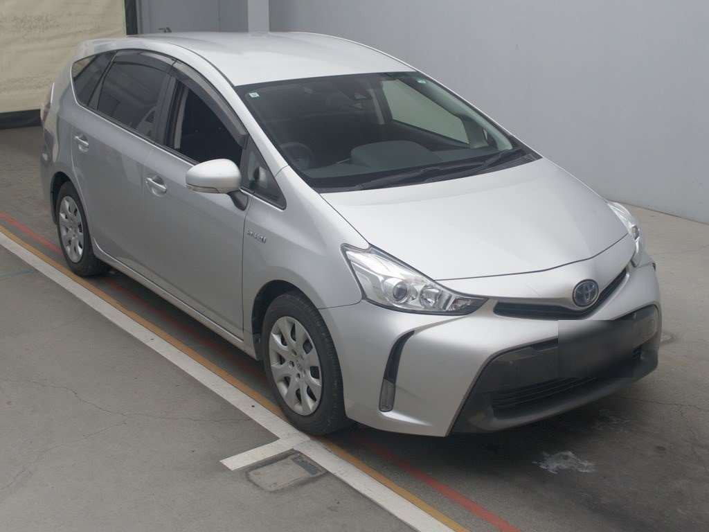 2019 Toyota Prius alpha ZVW41W[2]