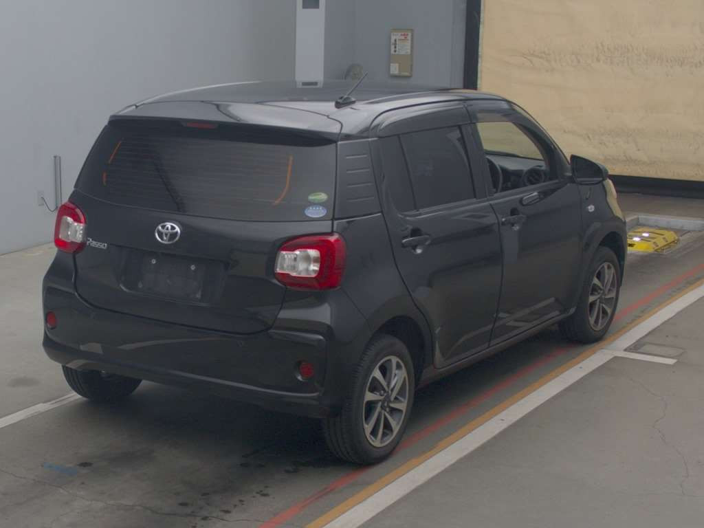 2017 Toyota Passo M700A[1]