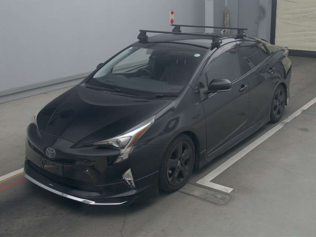 2017 Toyota Prius ZVW55[0]