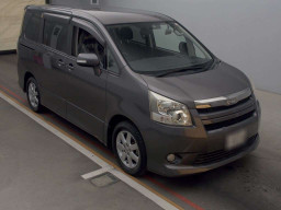 2008 Toyota Noah