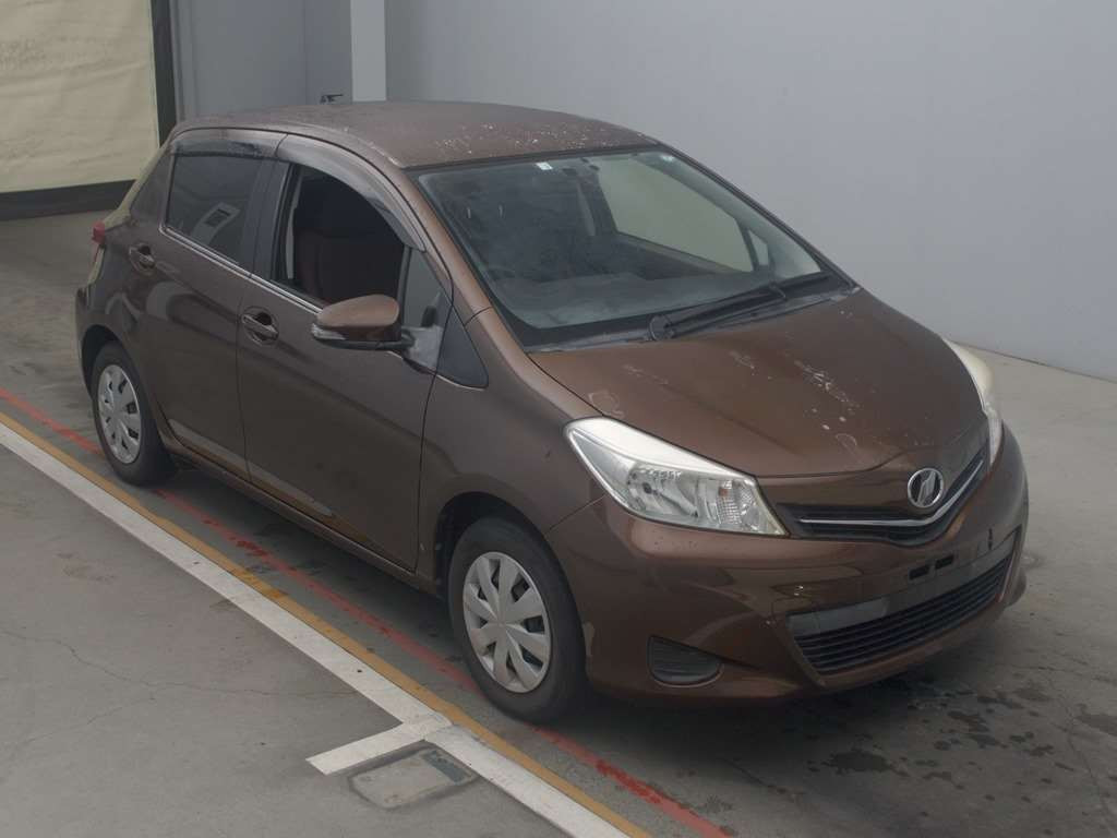 2014 Toyota Vitz KSP130[2]