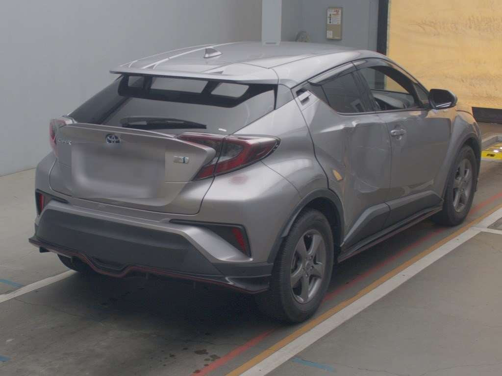 2017 Toyota C-HR ZYX10[1]