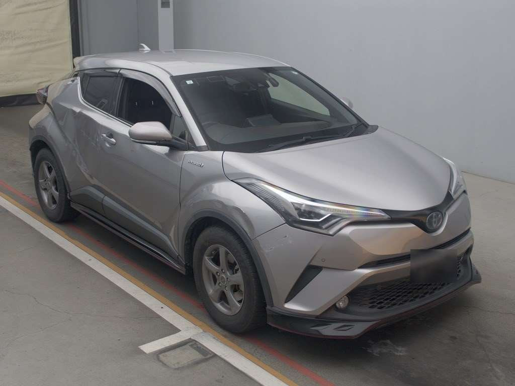 2017 Toyota C-HR ZYX10[2]