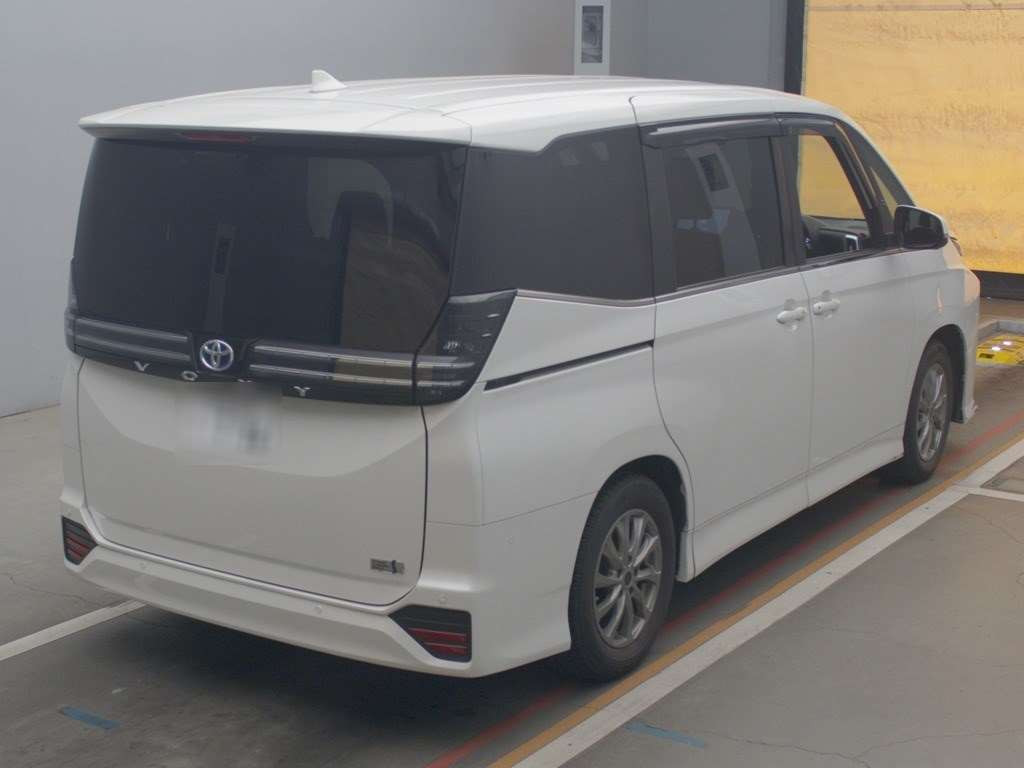 2023 Toyota Voxy ZWR90W[1]