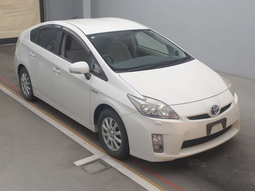 2010 Toyota Prius ZVW30[2]