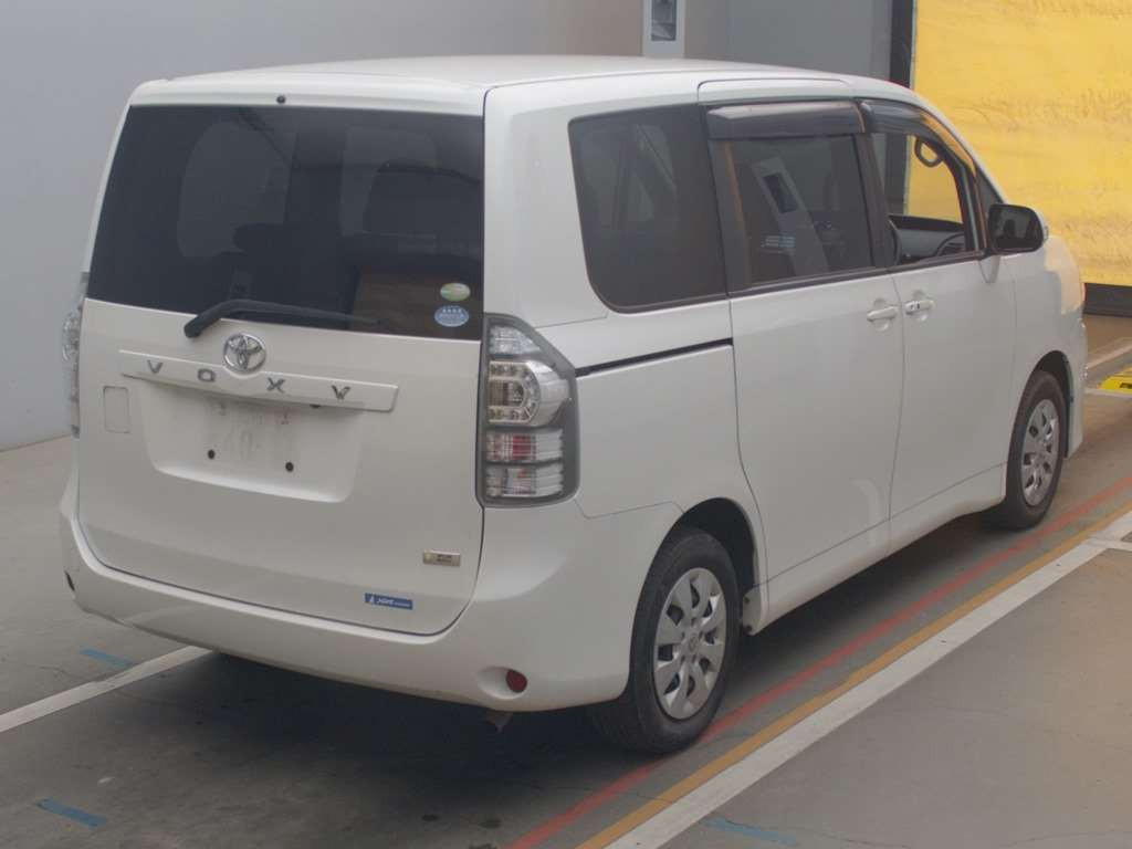 2011 Toyota Voxy ZRR70G[1]