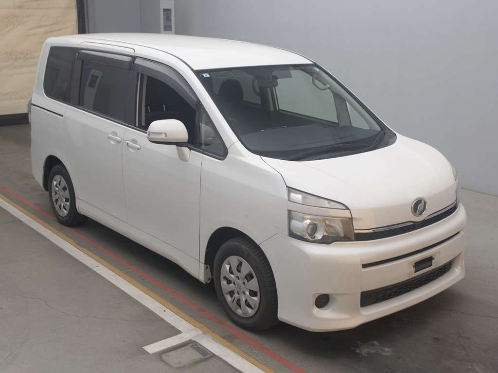 2011 Toyota Voxy ZRR70G[2]