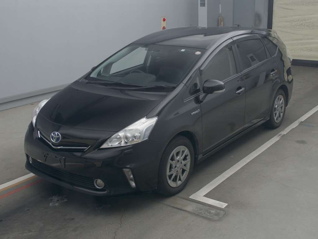 2013 Toyota Prius alpha ZVW41W[0]