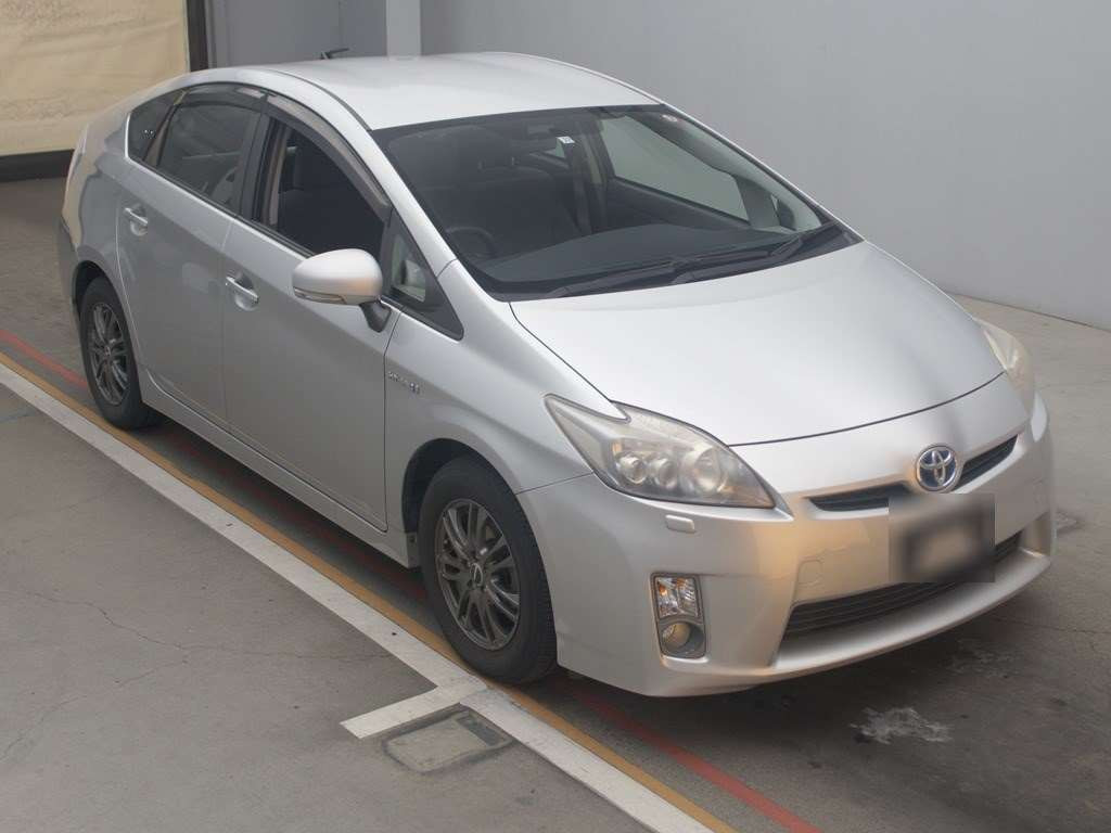 2011 Toyota Prius ZVW30[2]