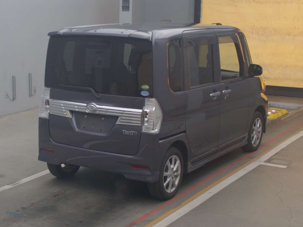 2017 Daihatsu Tanto LA600S[1]