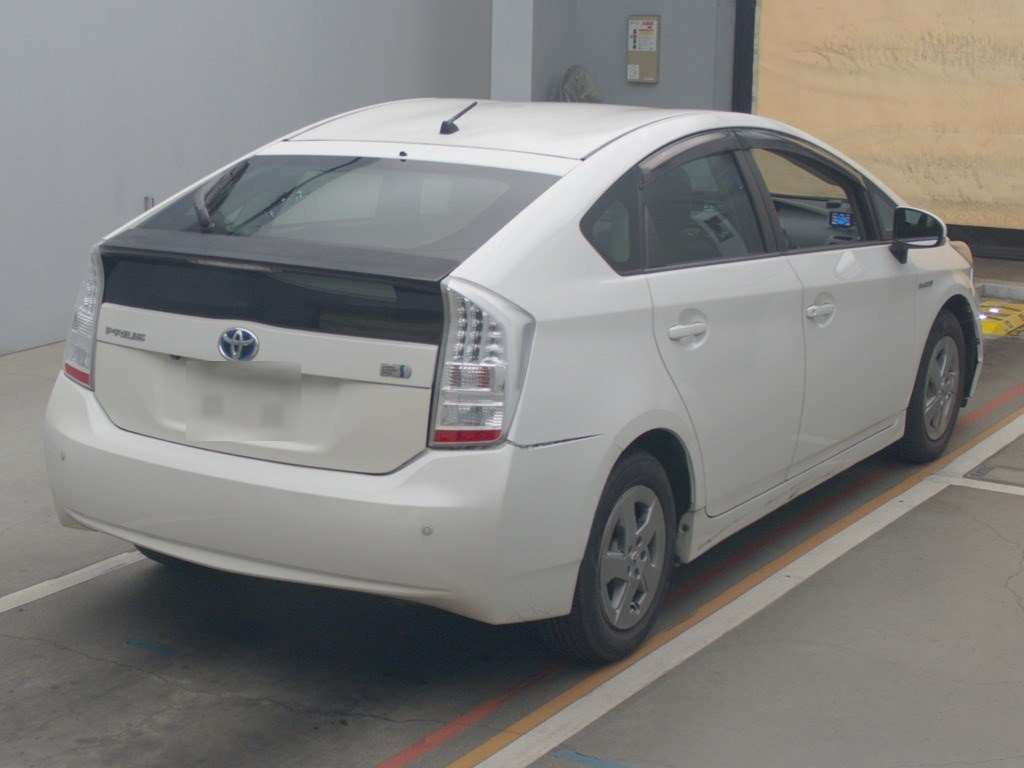 2010 Toyota Prius ZVW30[1]