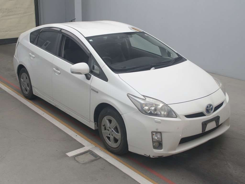 2010 Toyota Prius ZVW30[2]