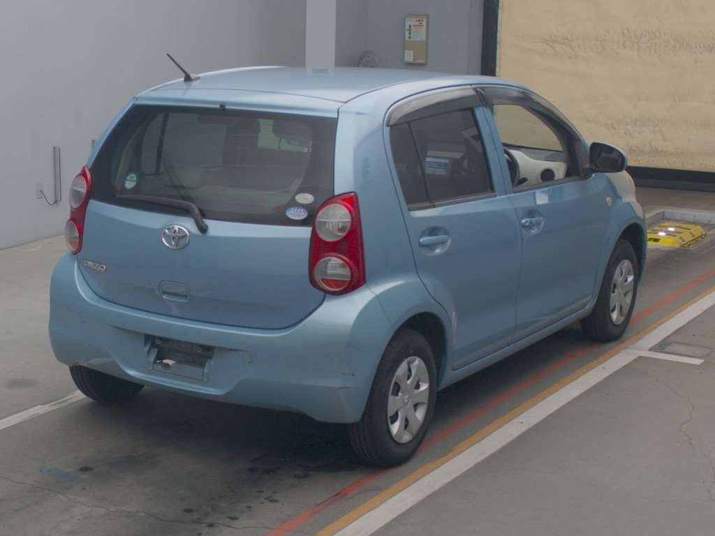 2012 Toyota Passo KGC30[1]