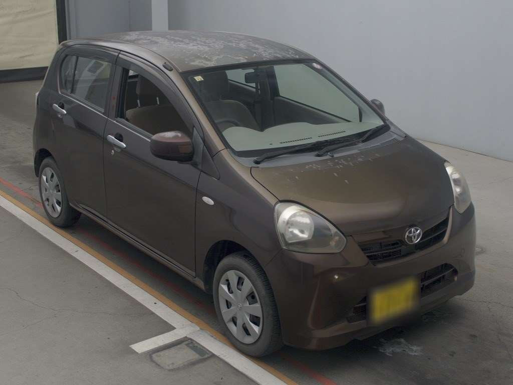 2012 Toyota Pixis Epoch LA300A[2]