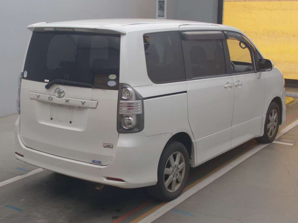 2008 Toyota Voxy ZRR75W[1]