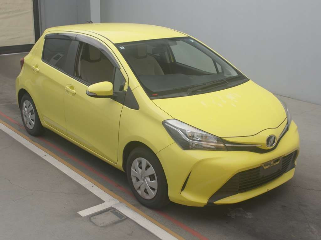 2015 Toyota Vitz NSP130[2]