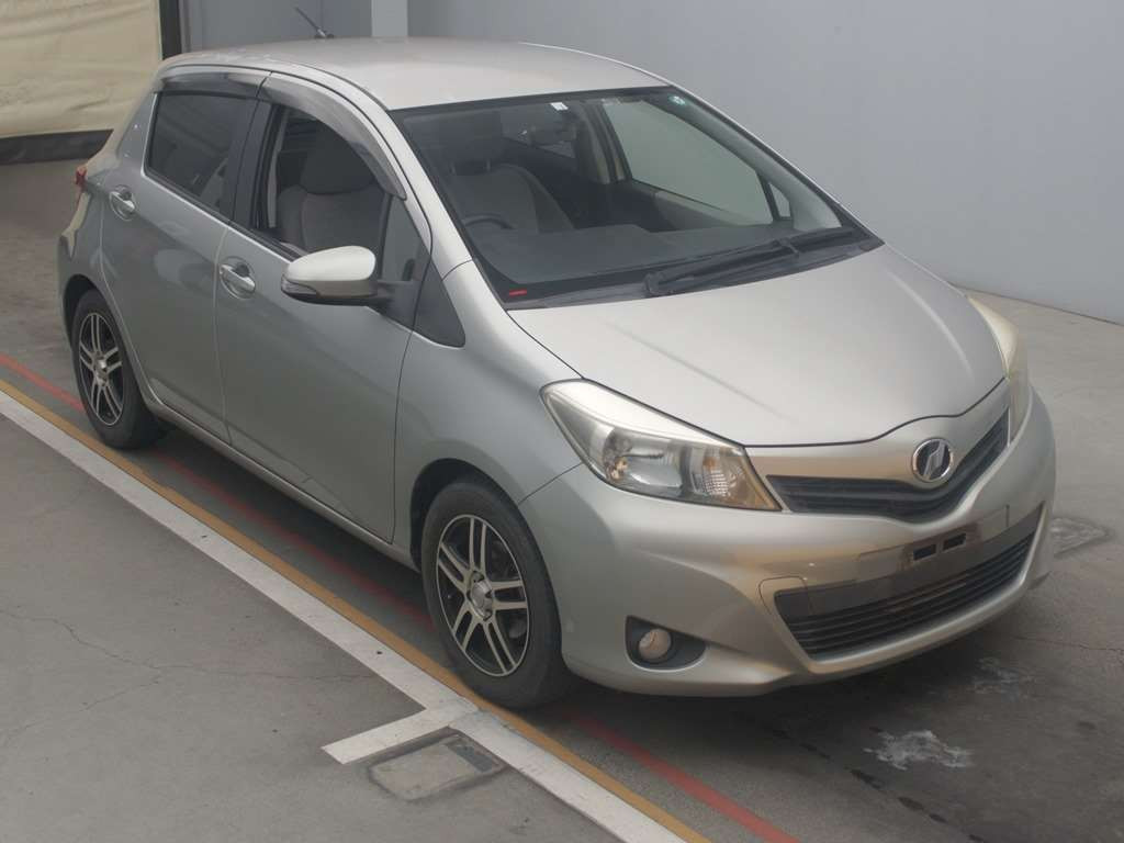 2012 Toyota Vitz NSP130[2]