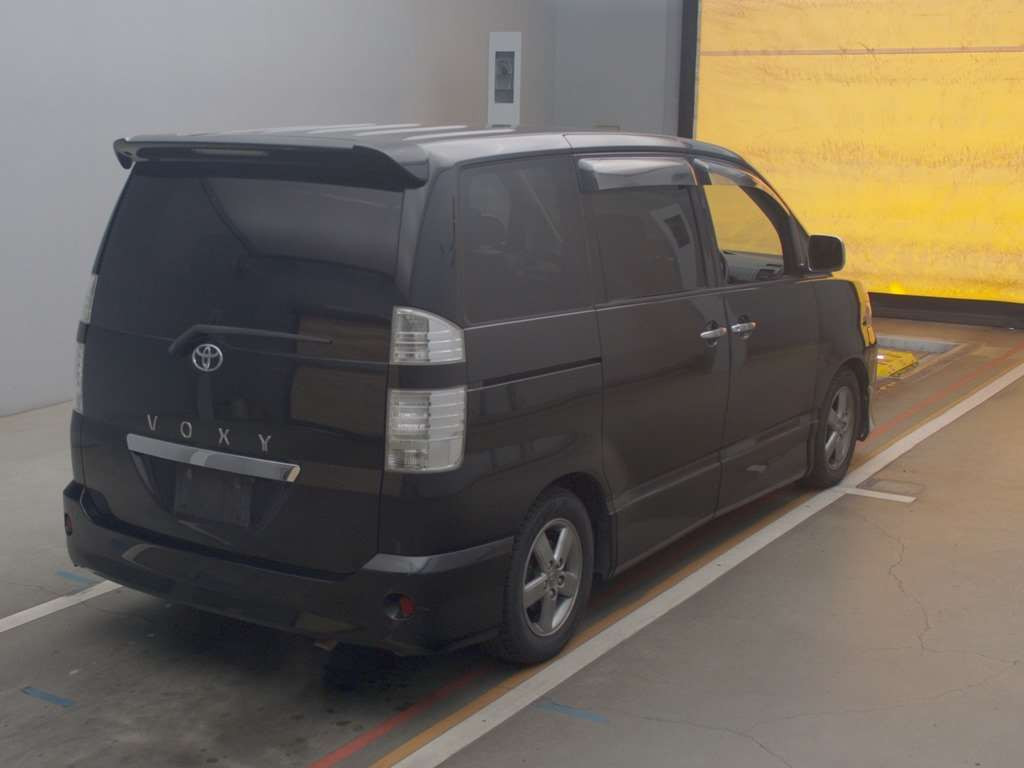 2005 Toyota Voxy AZR65G[1]