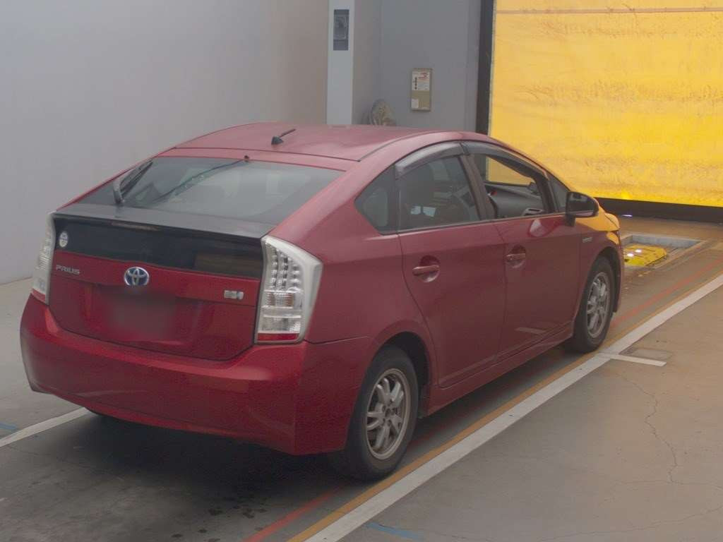 2010 Toyota Prius ZVW30[1]