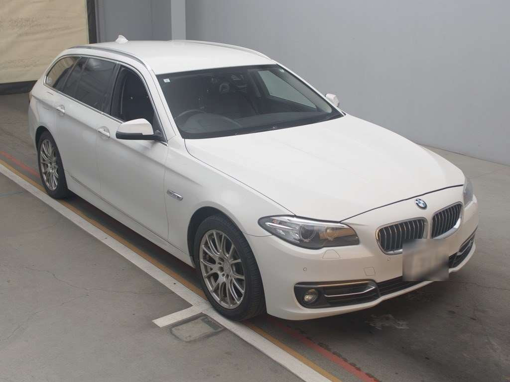 2015 BMW 5 Series XL20[2]