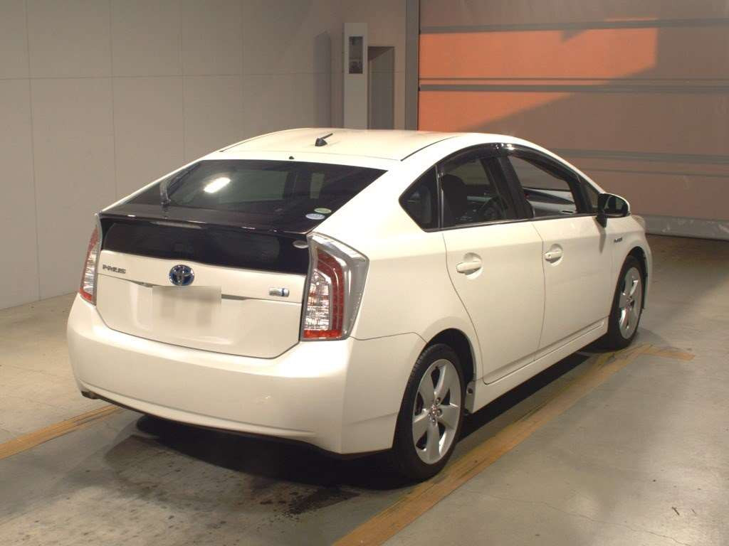 2013 Toyota Prius ZVW30[1]