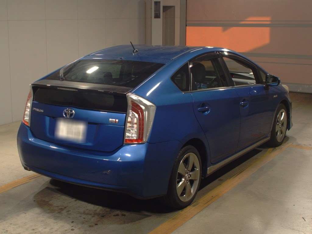 2013 Toyota Prius ZVW30[1]