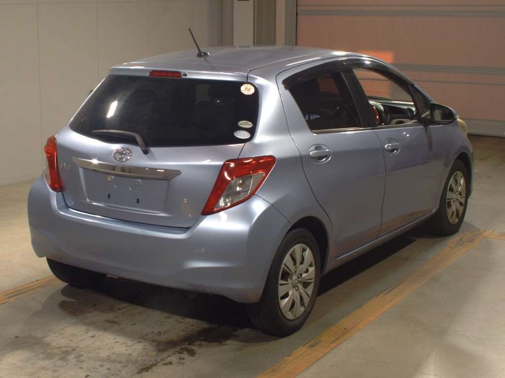 2011 Toyota Vitz NSP130[1]