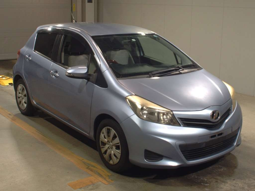 2011 Toyota Vitz NSP130[2]