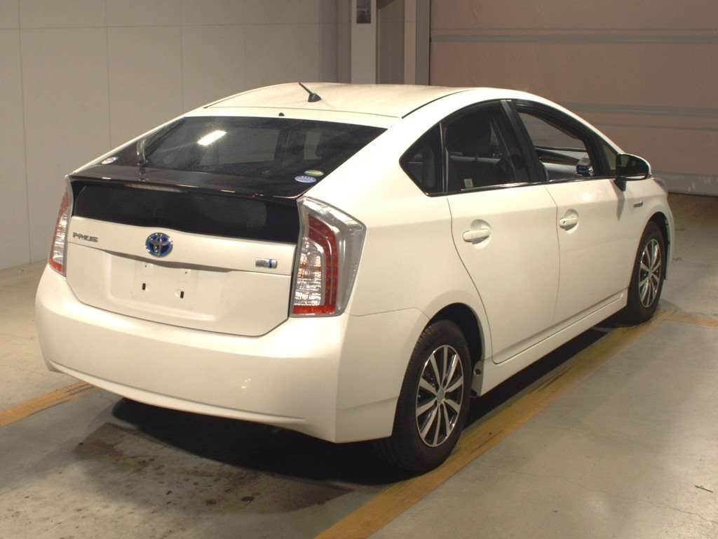 2013 Toyota Prius ZVW30[1]