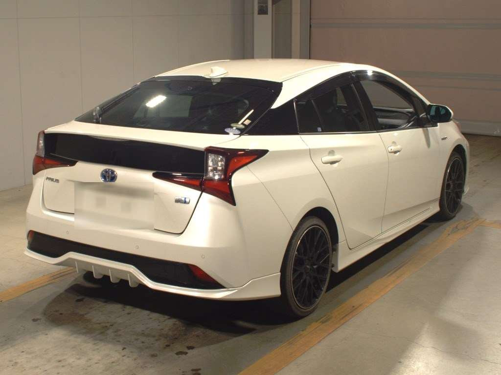 2019 Toyota Prius ZVW51[1]