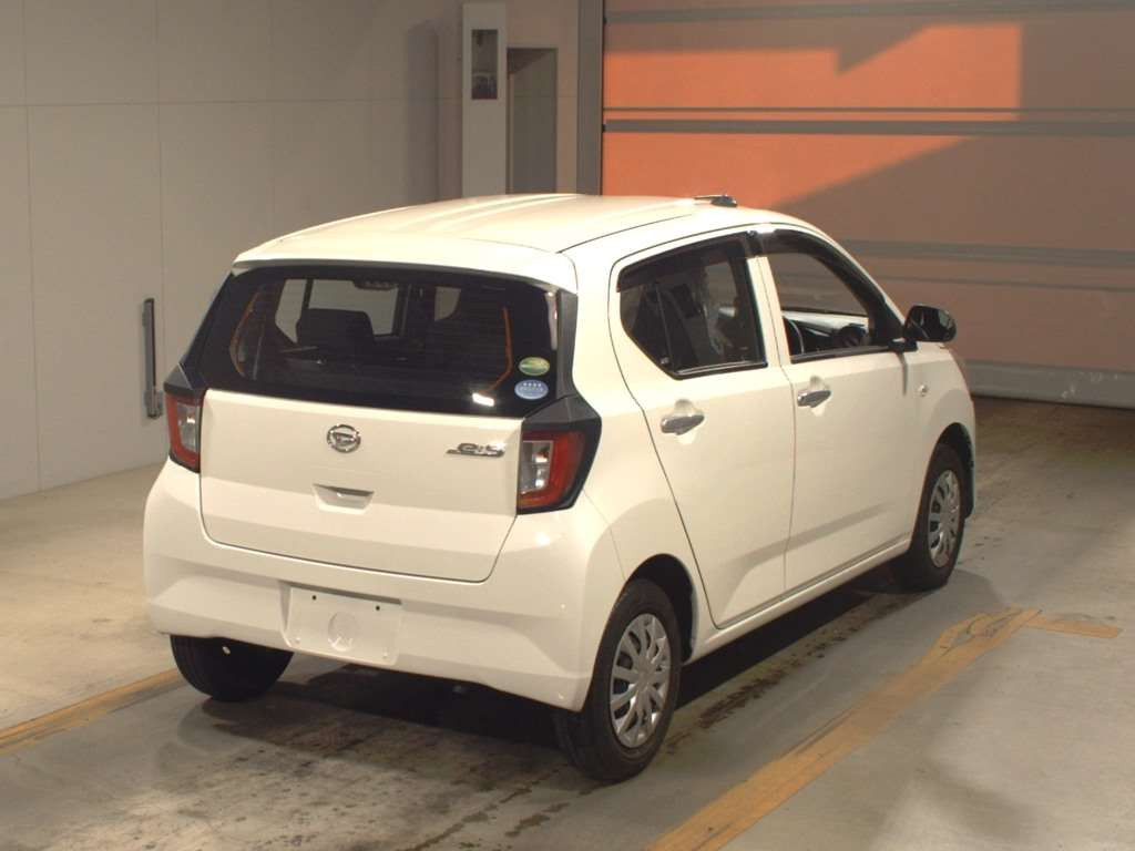 2017 Daihatsu Mira es LA350S[1]