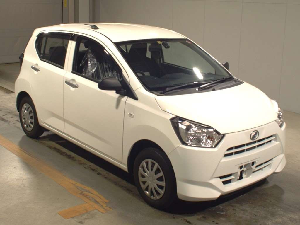 2017 Daihatsu Mira es LA350S[2]