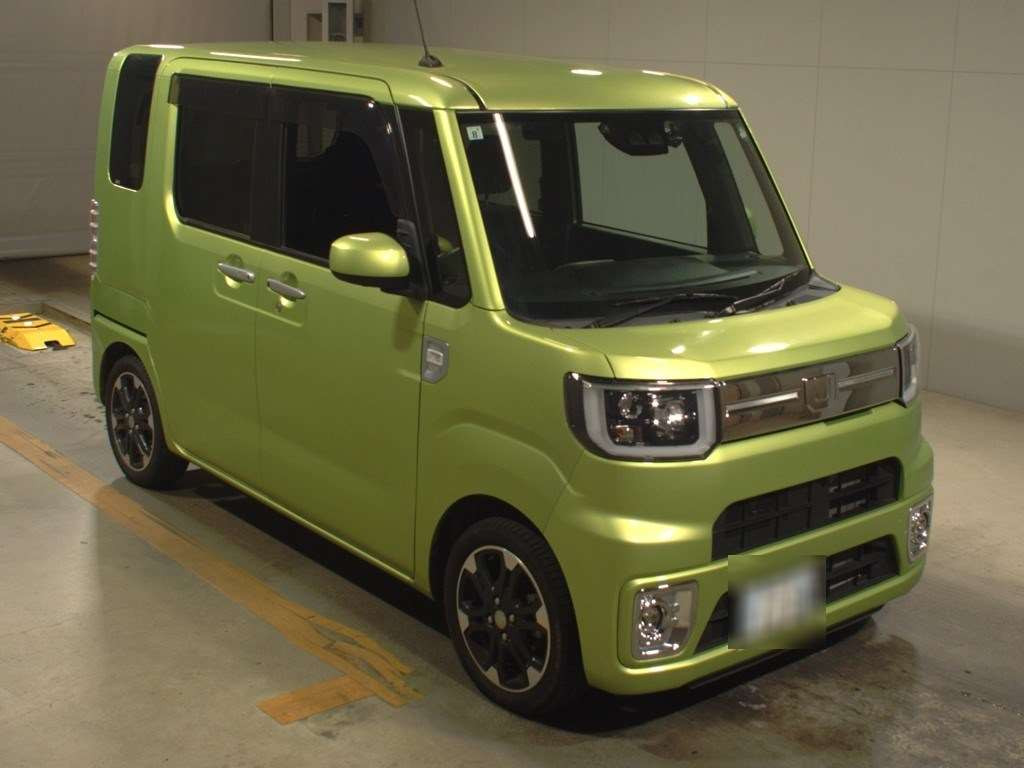 2019 Daihatsu Wake LA700S[2]