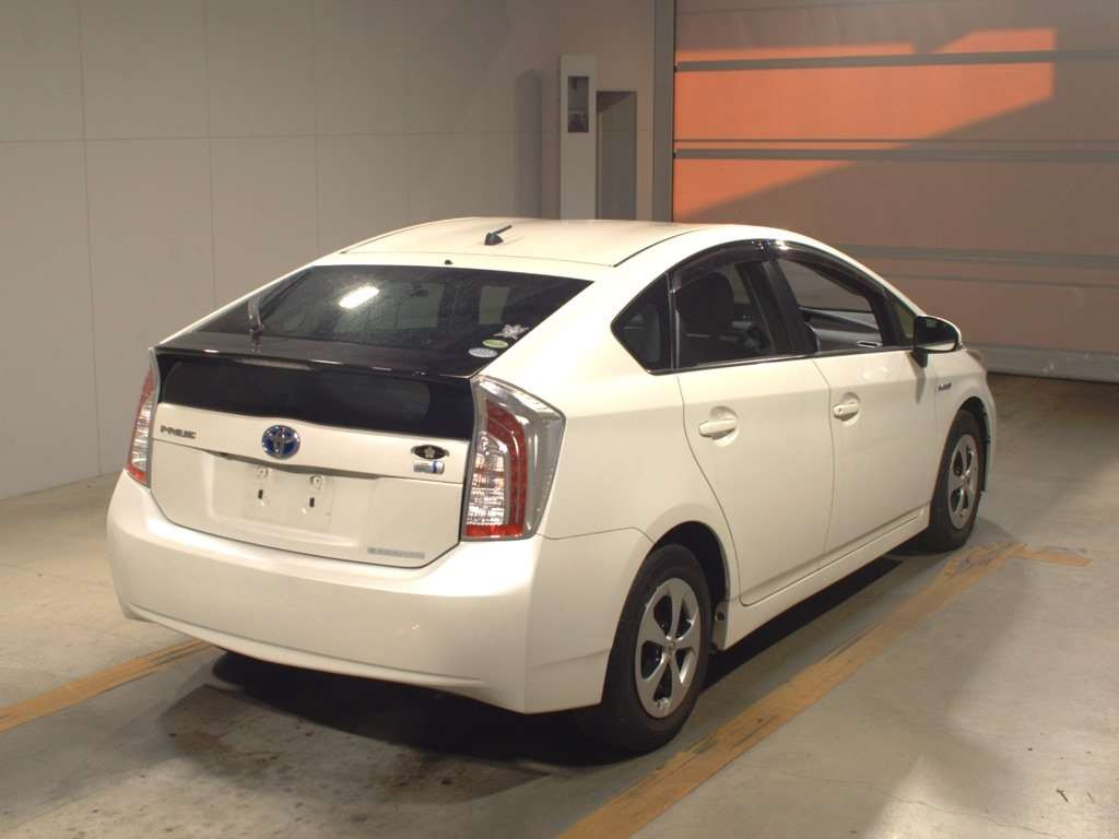 2014 Toyota Prius ZVW30[1]