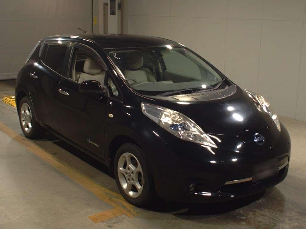 2012 Nissan Leaf ZE0[2]