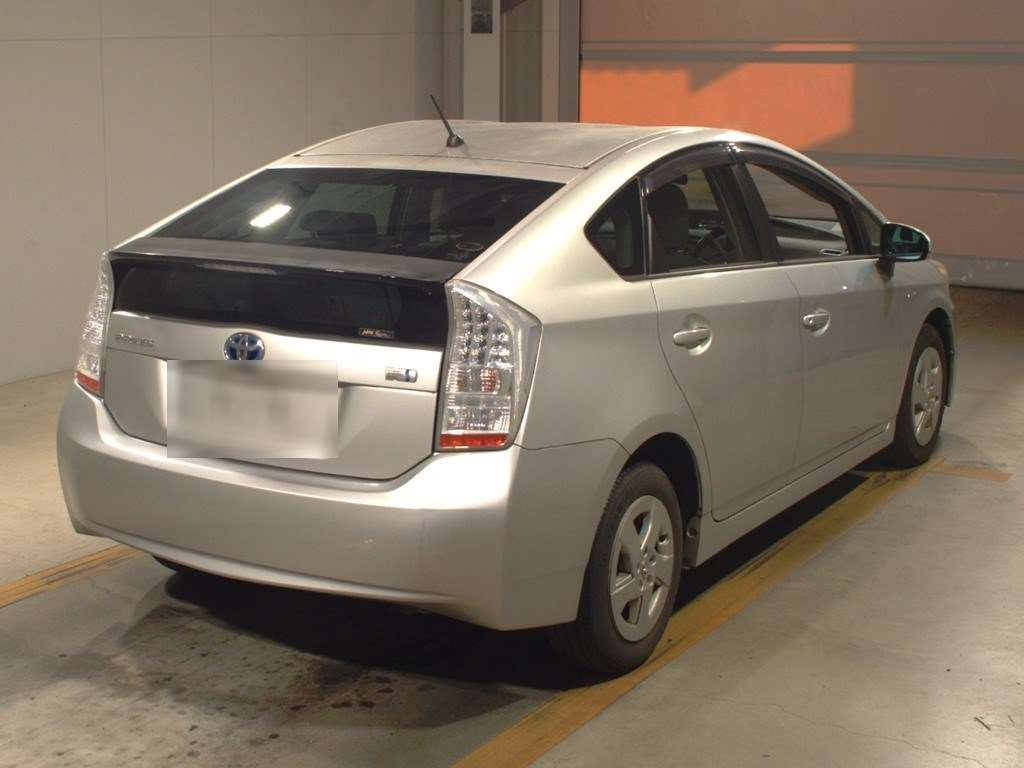 2010 Toyota Prius ZVW30[1]