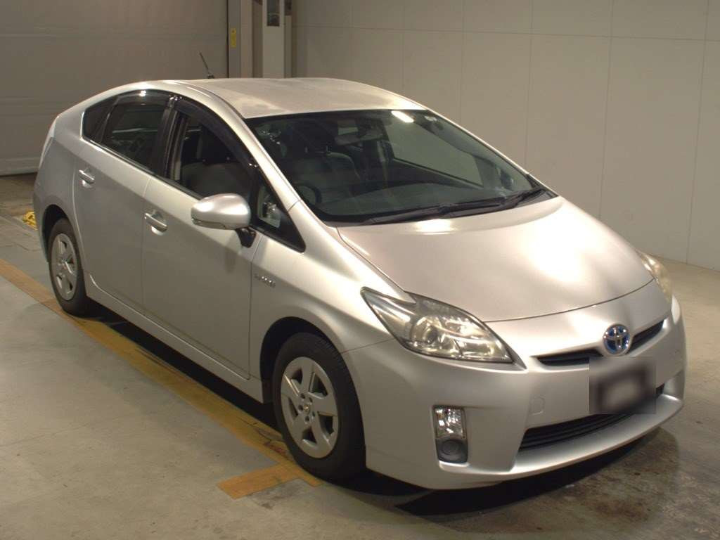 2010 Toyota Prius ZVW30[2]