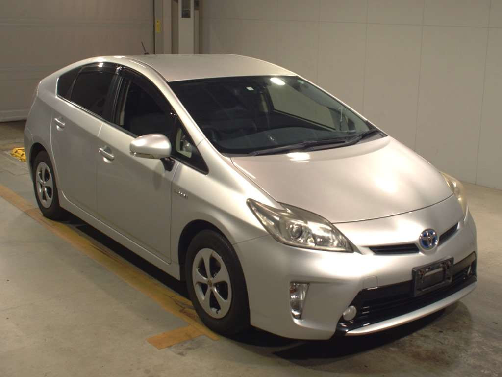 2012 Toyota Prius ZVW30[2]